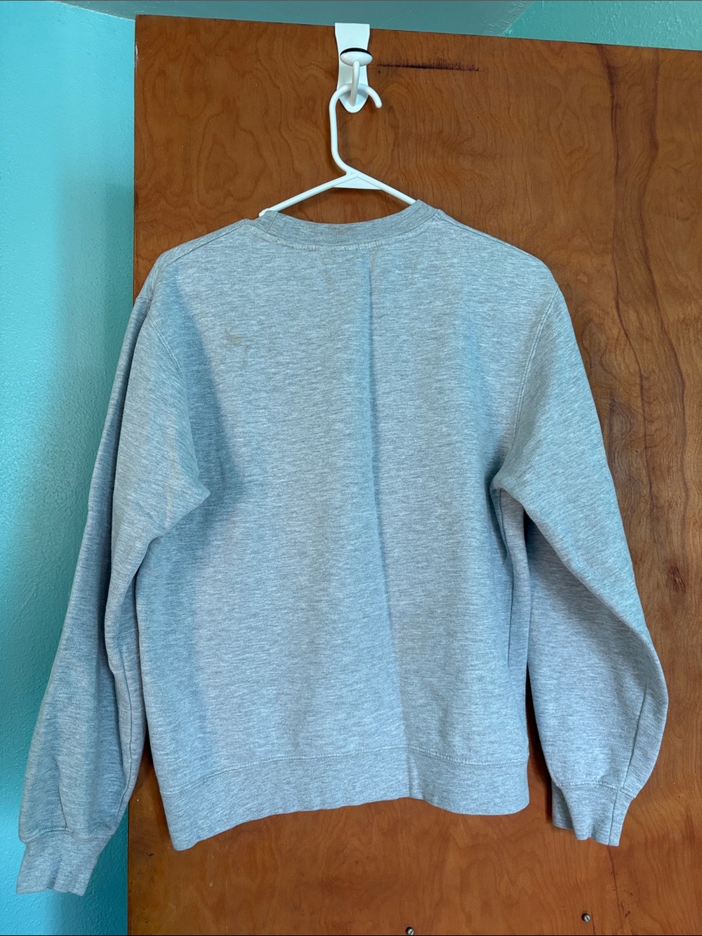 Women's Gray Graphic Crewneck Sweatshirt - Unbranded - Picture 2 of 3